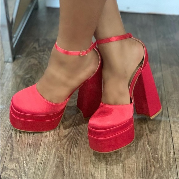 Lucky Charm-red - Picture 2 of 2